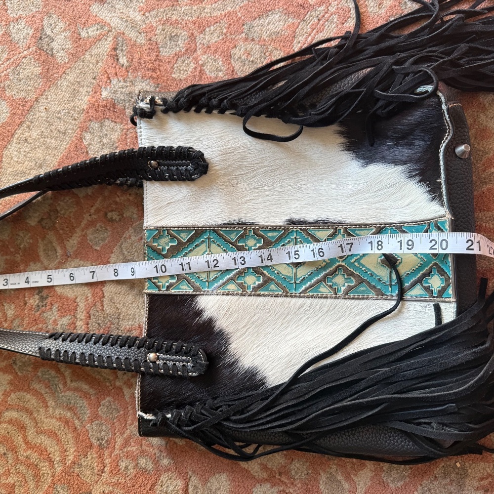 Trinity Ranch Cowhide Shoulder Bag With Fringe - Picture 11 of 15